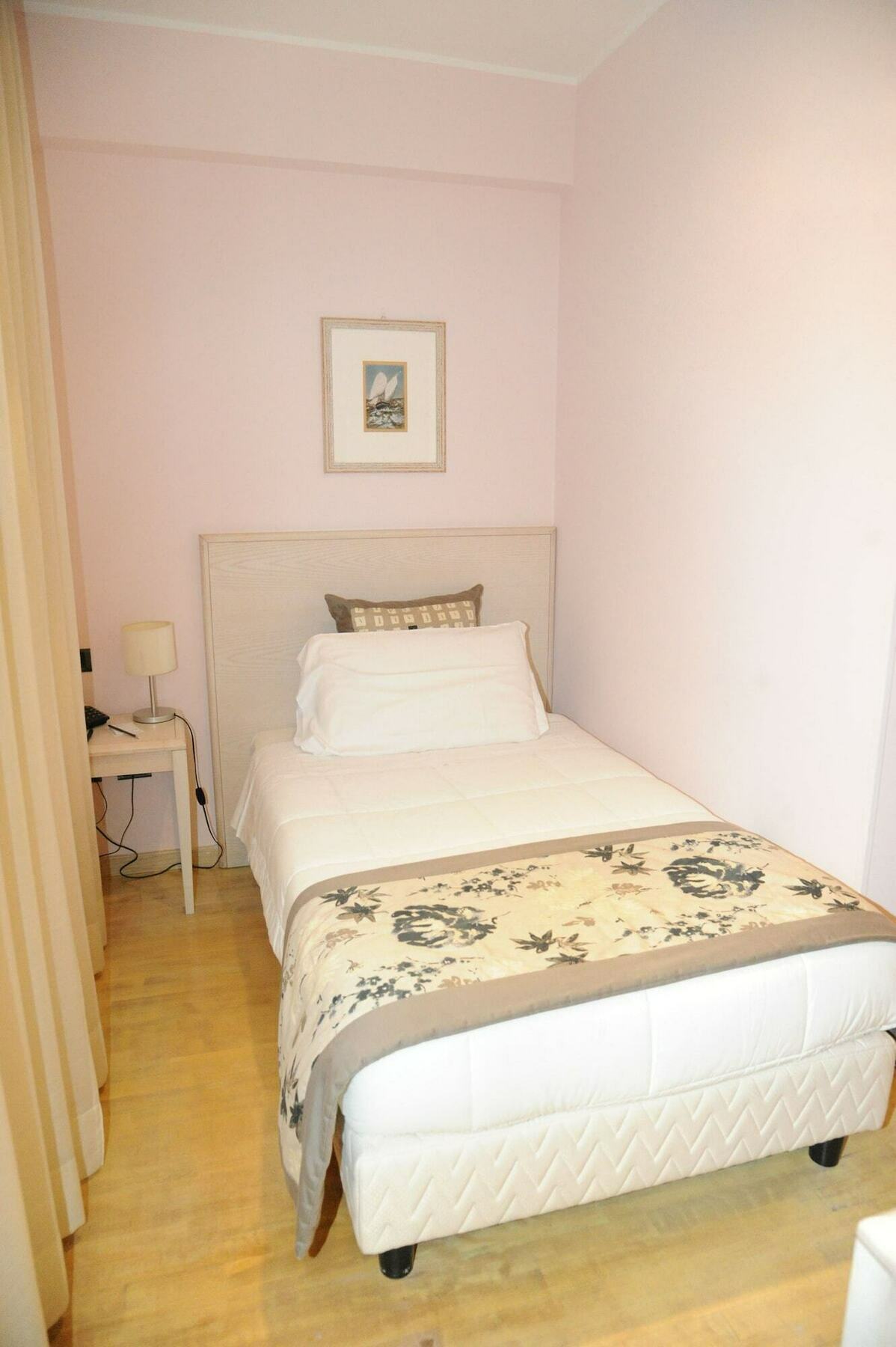צ'יביטאנובה מארקה Hotel Chiaraluna מראה חיצוני תמונה
