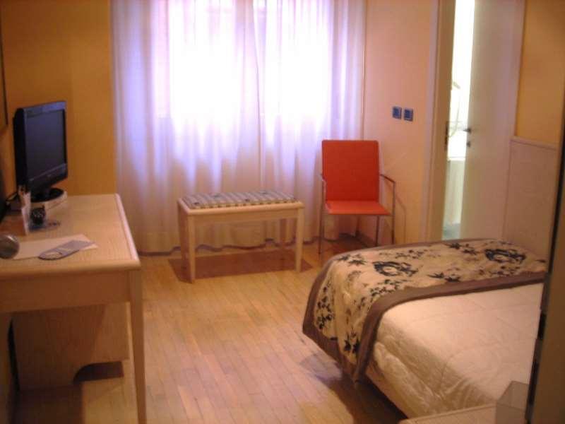 צ'יביטאנובה מארקה Hotel Chiaraluna חדר תמונה